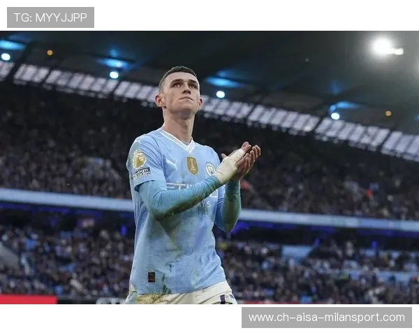 曼城前插连续跑动，福登铲射扩大比分