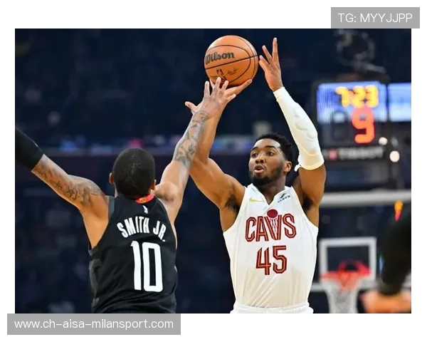 米切尔警觉度极高抢下抢断后快攻得分，骑士火力持续