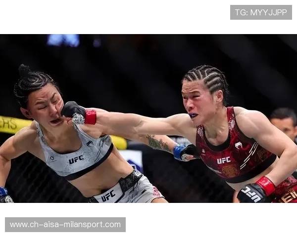 UFC女拳手开战前比心挑衅：燃爆擂台的背后故事
